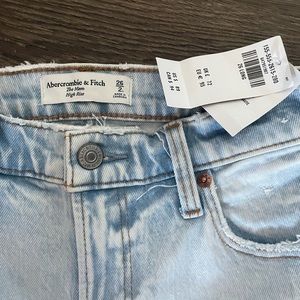 Abercrombie and Fitch mom jeans NEVER WORN